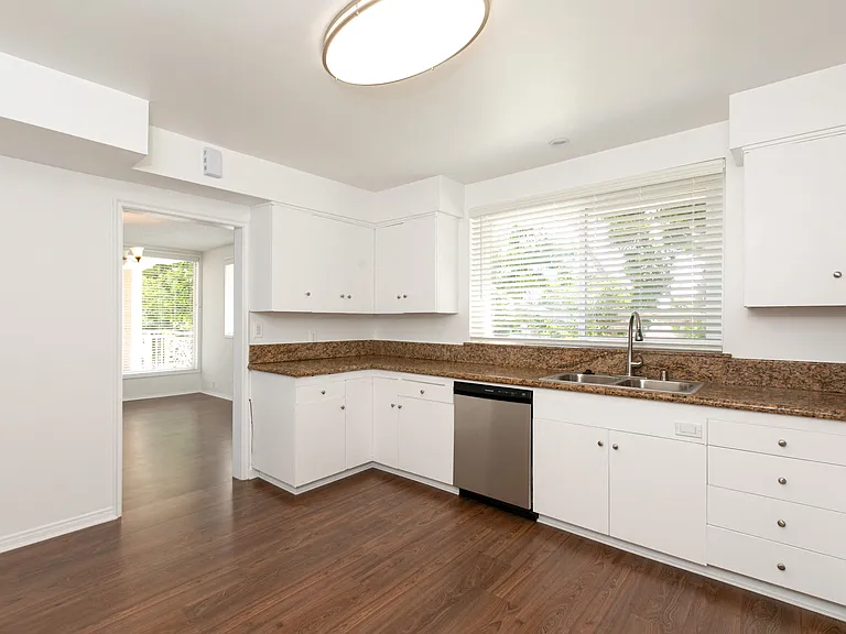 Beverly Regent — Photo 12