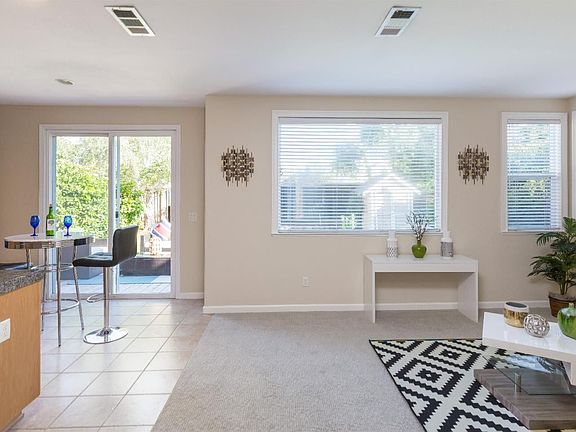5th image of 727 Saint Michael Pl