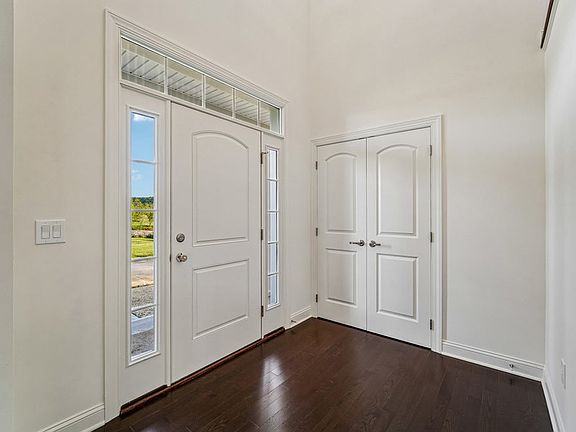 Aspen 2-Story Foyer