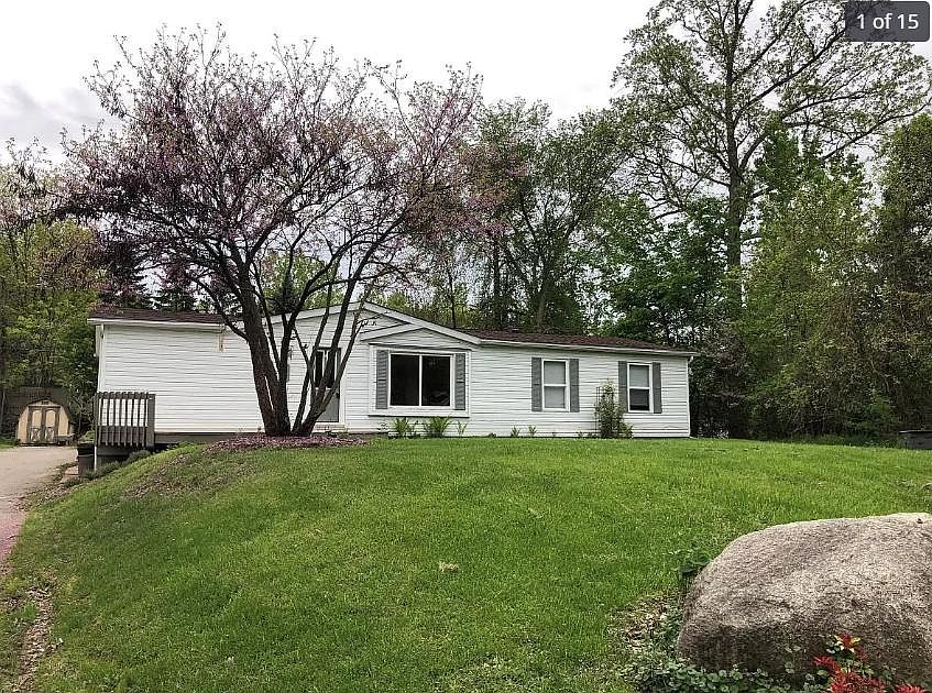 2nd image of 925 Brushwood Ave