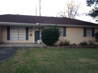 615 S 16th St, Port Neches, TX 77627