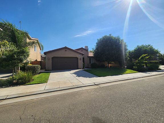 Front (Tree was just trimmed)