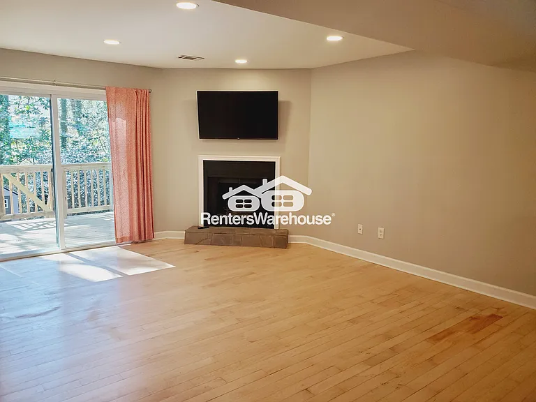 1017 Travelers Trl NW — Photo 6