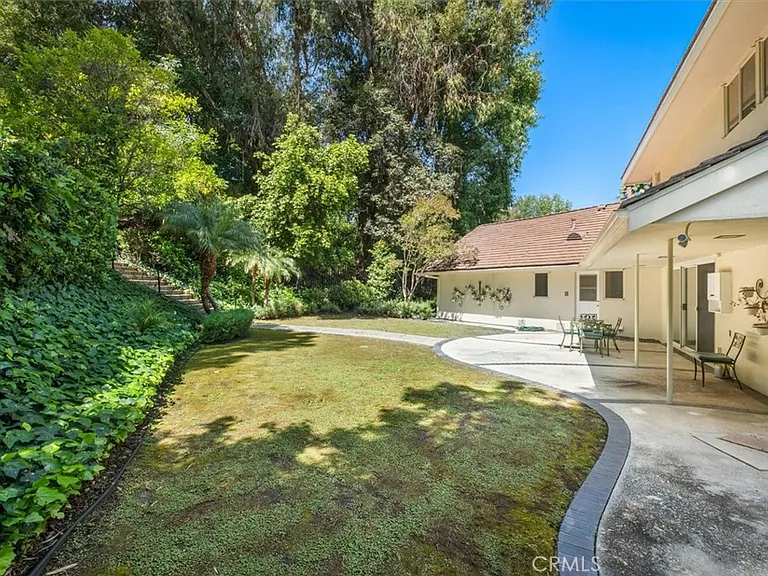 3969 Longridge Studio Ctr — Photo 29