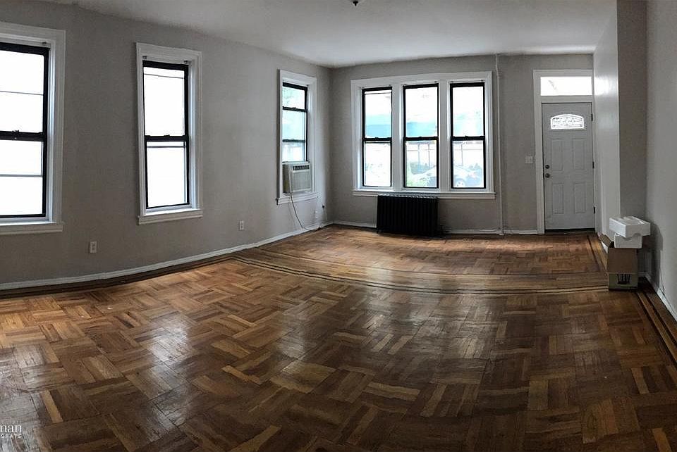 2nd image of 3418 Irwin Ave APT 1