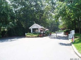 87 Birchwood Rd, Coram, NY 11727