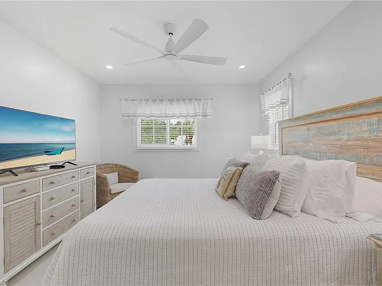 360 Carlton Pl #11 — Photo 29