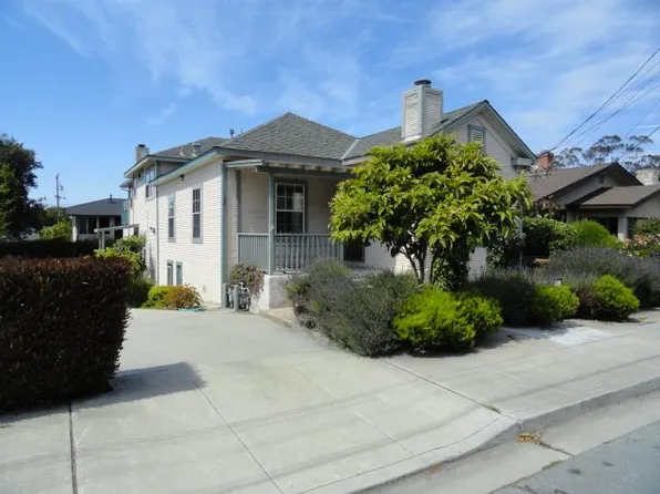 1221 5th St, Monterey, CA 93940