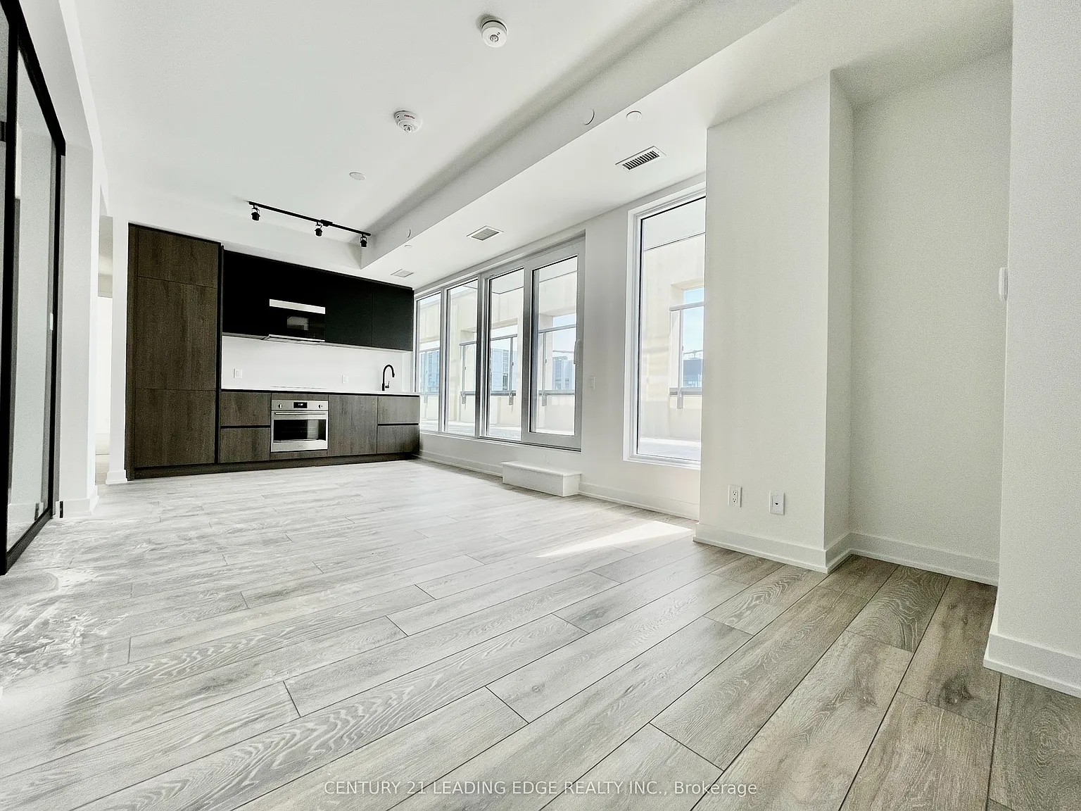 3 bed, $4,500 — Photo 4