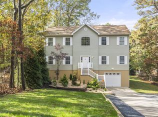 593 Sergey Rd, Jackson, NJ 08527