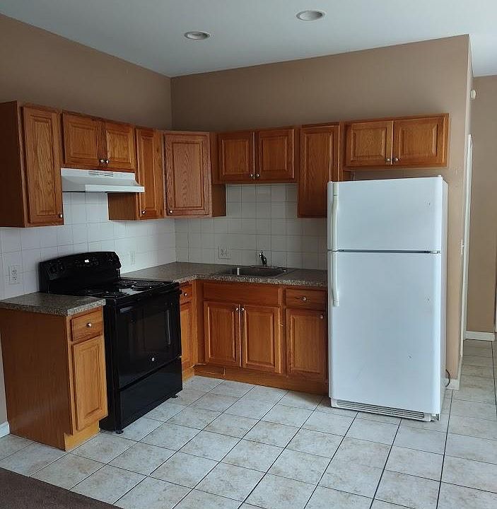 1st image of 1913 S 8th St #1