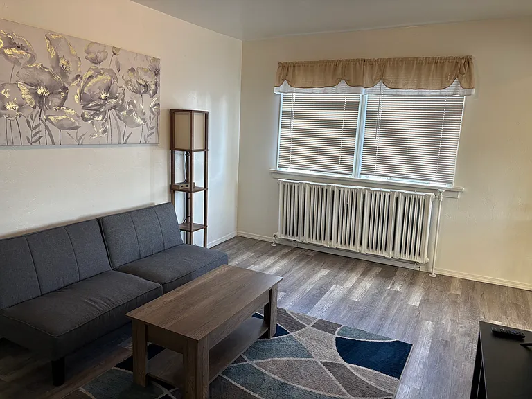 1717 Main St #10 — Photo 3