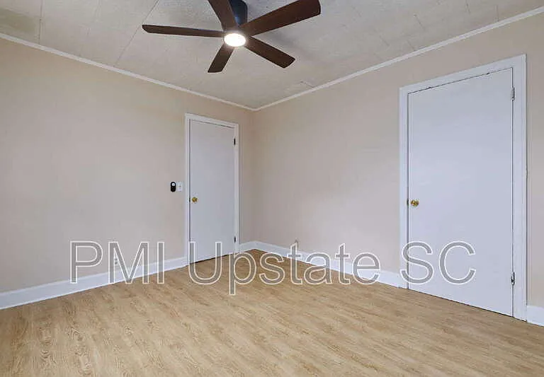 105 Truman St — Photo 14