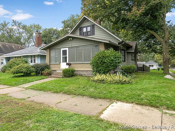 2nd image of 2147 Oakwood Ave NE
