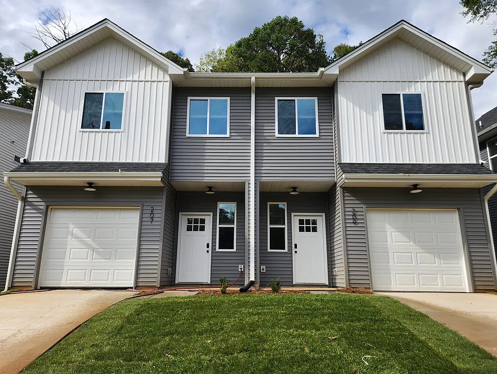3 bed, 2.5 bath, 1376 sqft, $1,750 — Photo 1