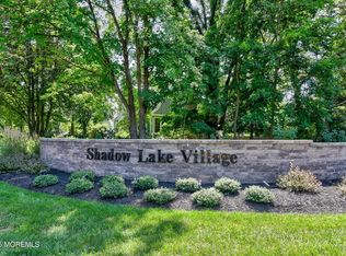 16 Manchester Ct, Red Bank, NJ 07701