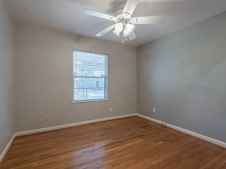 1439 Richelieu Ln — Photo 10