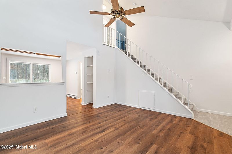 5th image of 25 Wake Robin Road