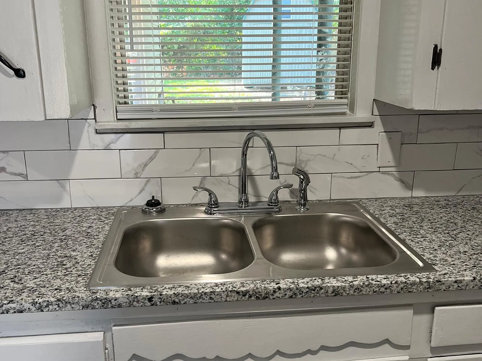 3 bed, 1.5 bath, 1464 sqft, $1,300 — Photo 4