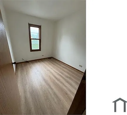 324 N Jackson St — Photo 6