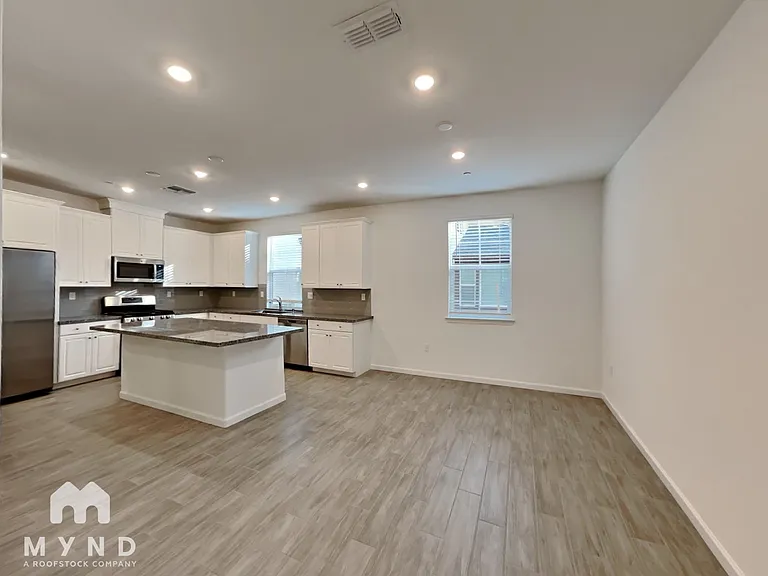 1687 Pena Ln — Photo 6