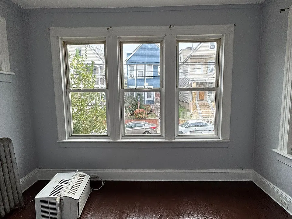 96 Brown Pl #SF