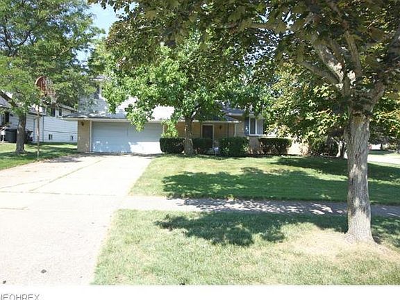 2nd image of 1828 Camberly Dr