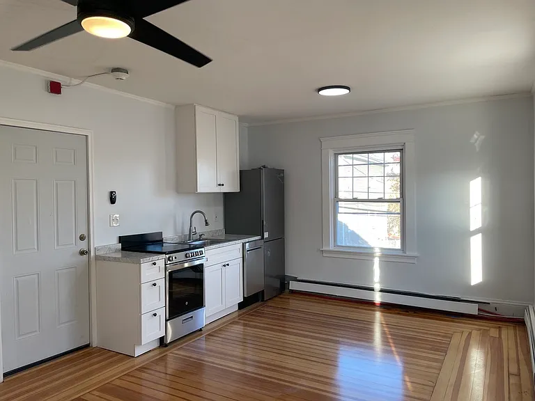 209 Dexter St #2L — Photo 2