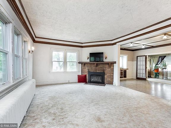 3rd image of 4701 Park Ave