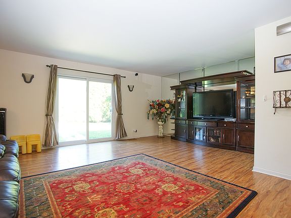 5th image of 6880 Longmeadow Ln
