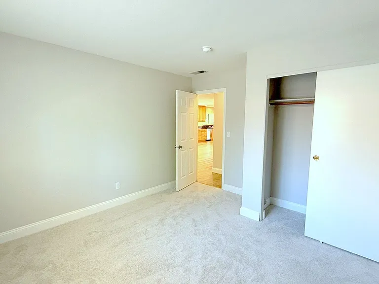 1040 Hill Meadow Pl — Photo 16