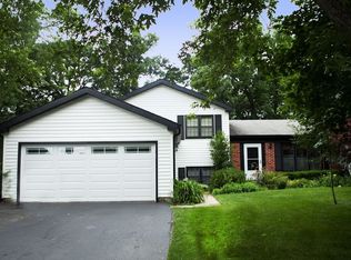 585 Ivy Ct, Lake Zurich, IL
