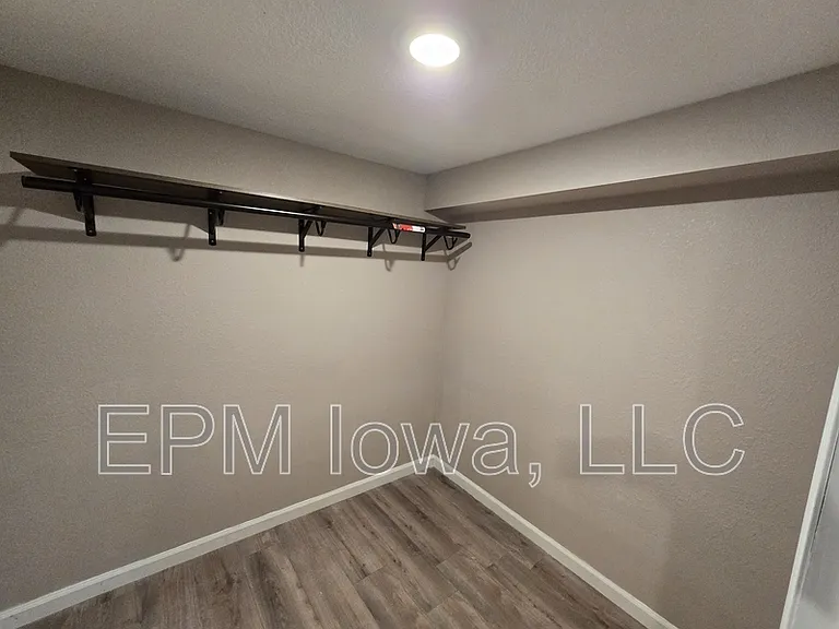867 Maxwell St — Photo 20