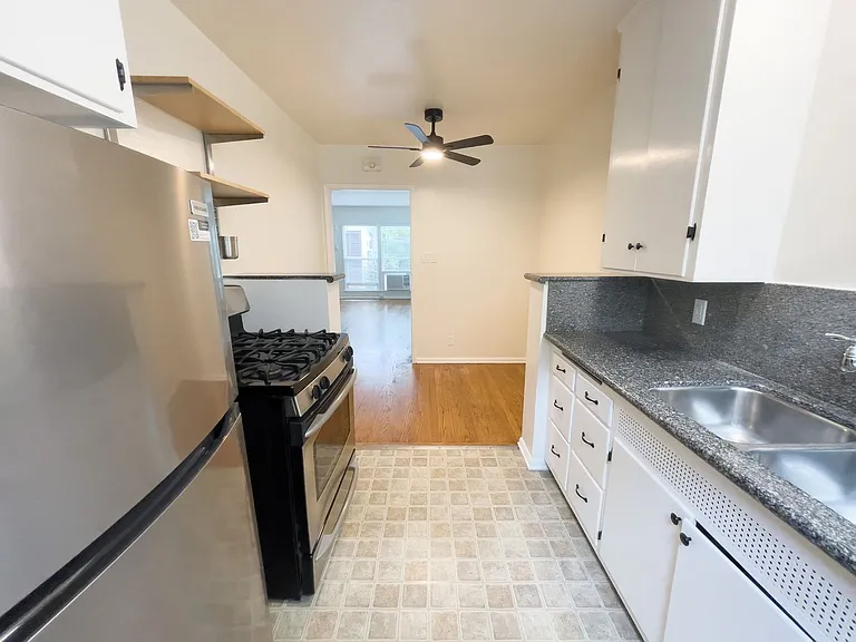 4635 Finley Ave — Photo 8