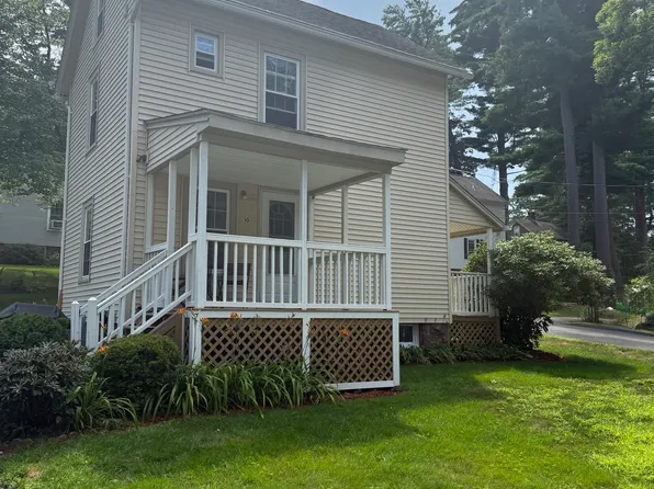10 Middle Lane, Simsbury, CT 06070