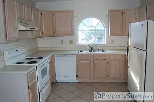 5th image of 1837 Pueblo Dr
