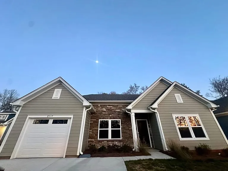 2117 Tom Sadler Rd — Photo 1