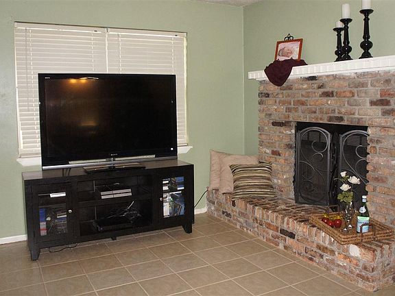 2nd image of 8603 N Juniper Ave