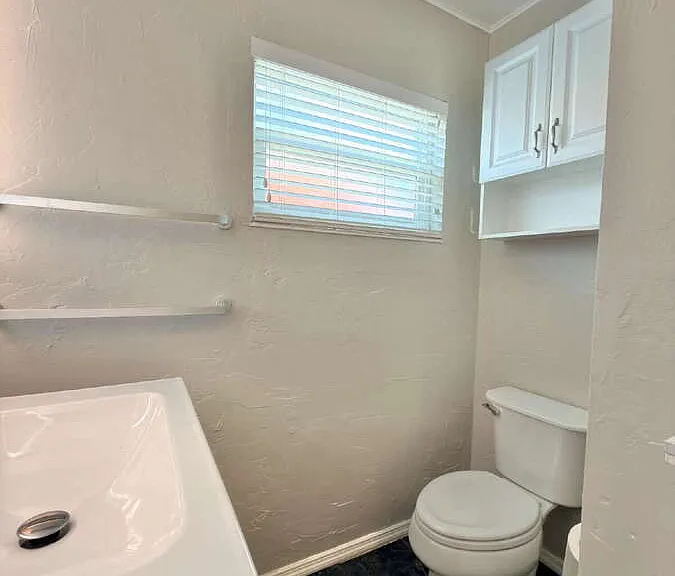 2426 Woodland Blvd — Photo 38