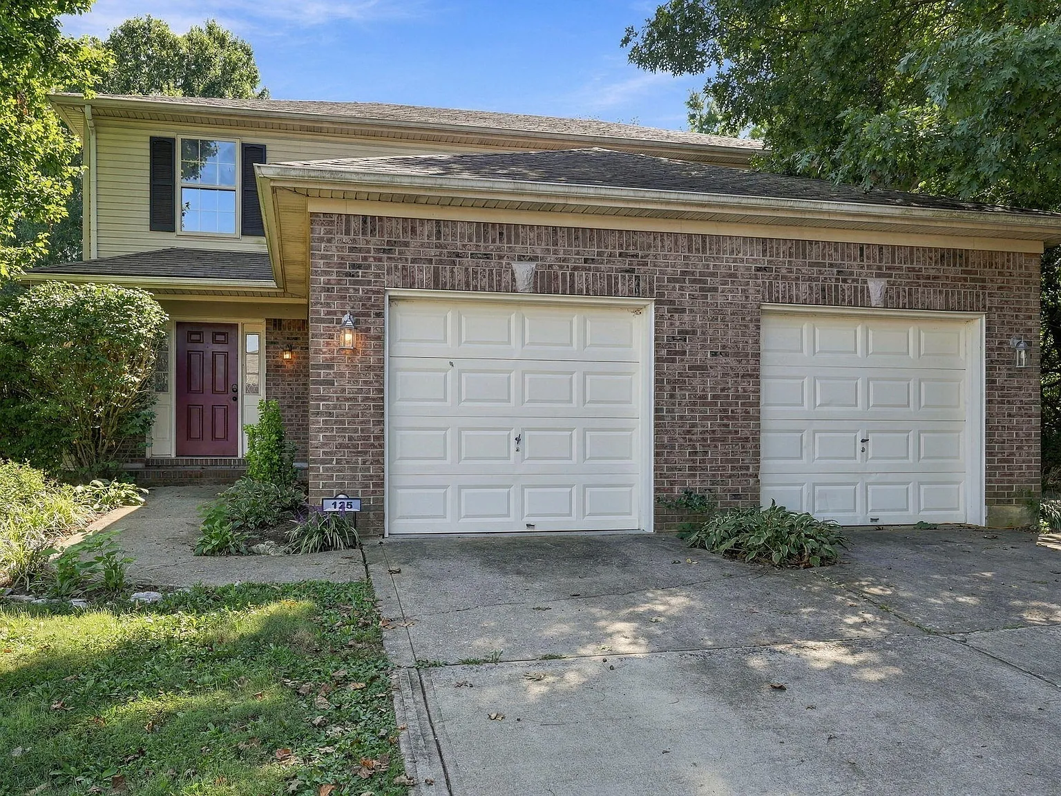2 bed, 1.5 bath, 1353 sqft, $1,600 — Photo 3