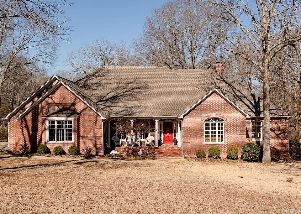 1st image of 102 Deerwood Dr