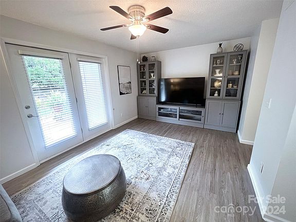 4th image of 3261 White Oak Ct #J-3