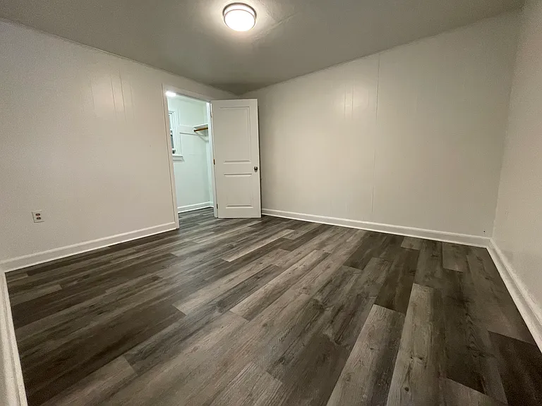 2902 Sheridan Ave — Photo 6