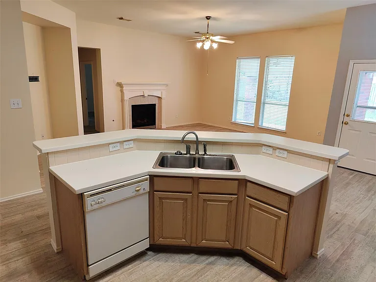 7127 Bristol Ridge Dr — Photo 8