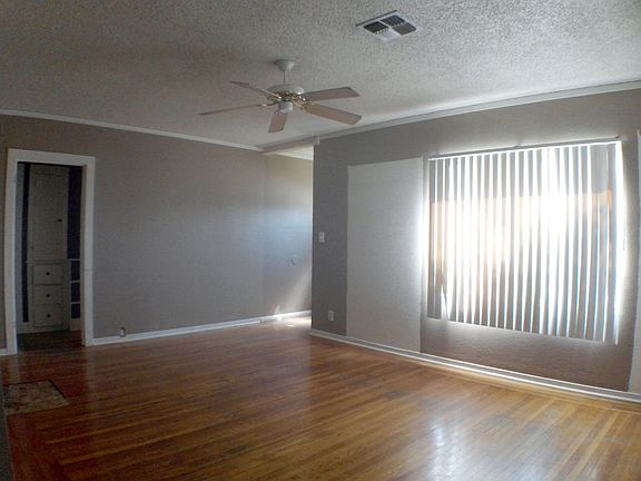 Additional Living Room