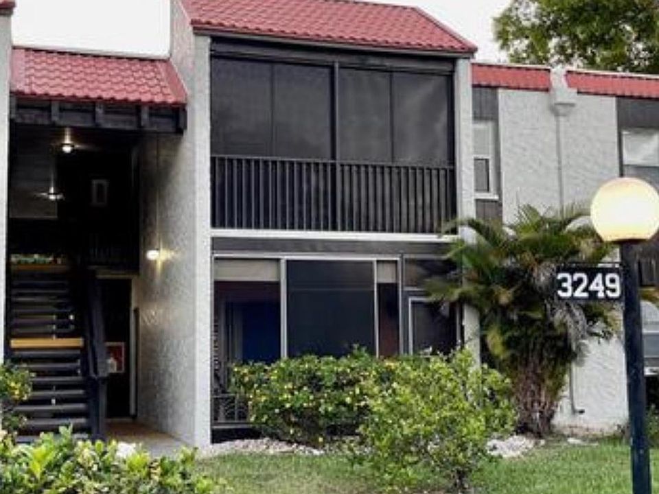 1st image of 3249 Beneva Rd Unit 204