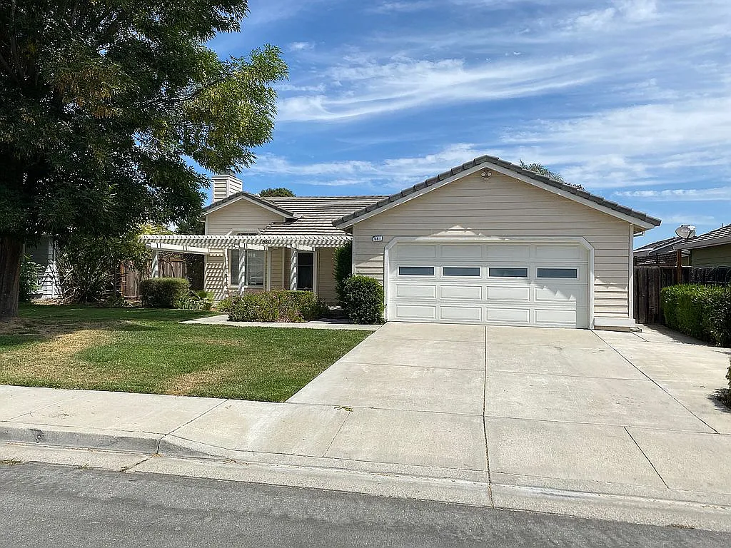 680 Liege Dr photo 1