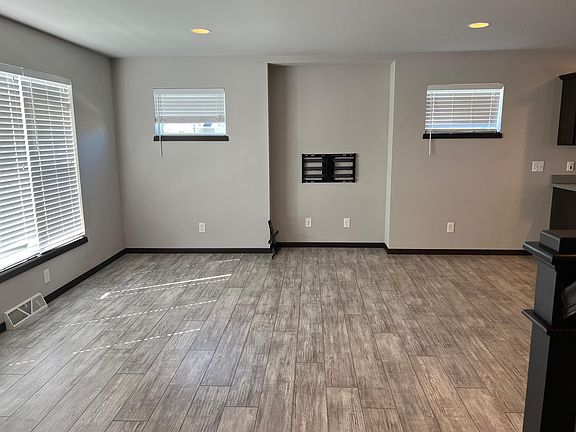 3rd image of 1067 Siena Dr