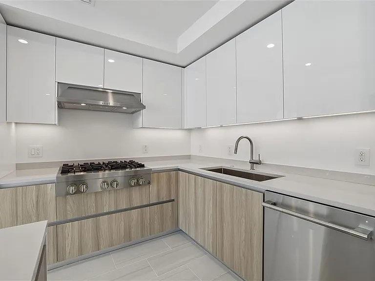 400 Central Ave #505 — Photo 11