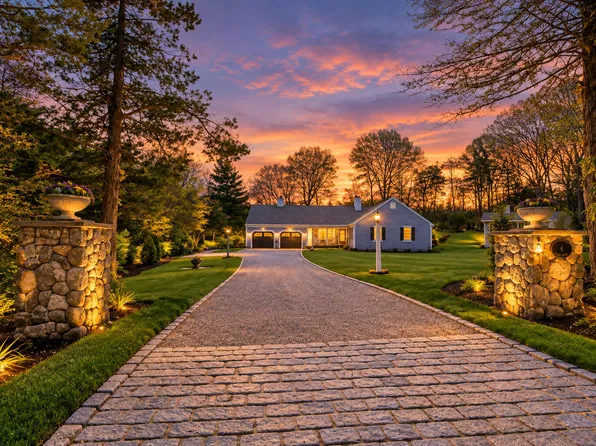 9 Coach Lane, Sandwich, MA 02563